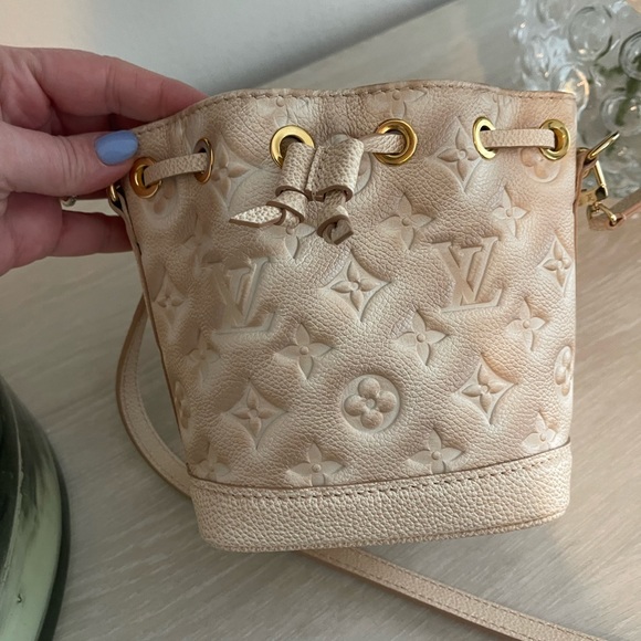 Louis Vuitton Nano Neo - Picture 8 of 8